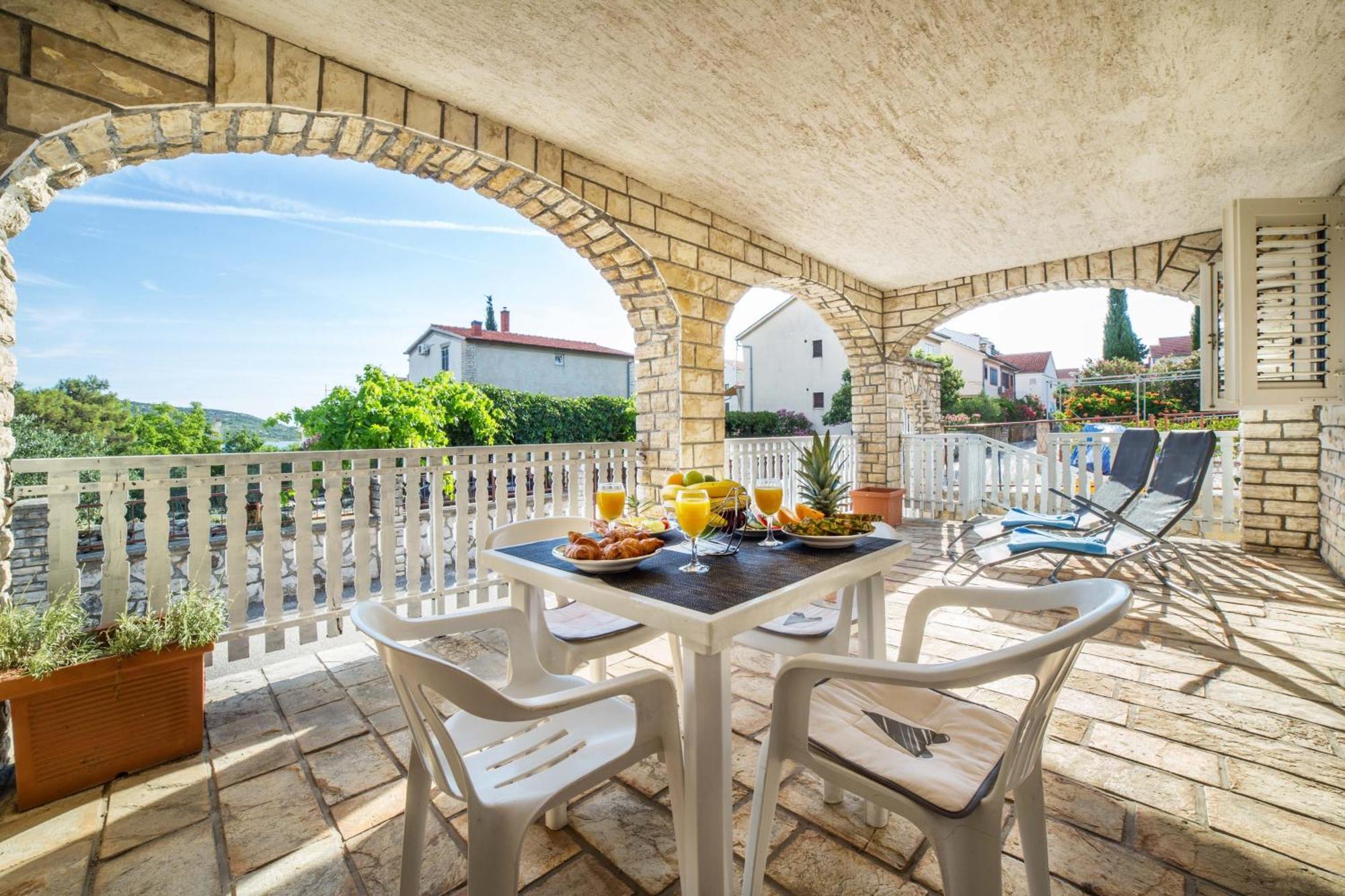 Apartments The Heart Of Croatia Pirovac Exterior foto