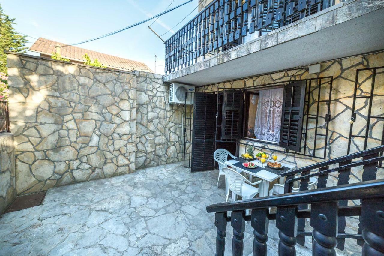 Apartments The Heart Of Croatia Pirovac Exterior foto