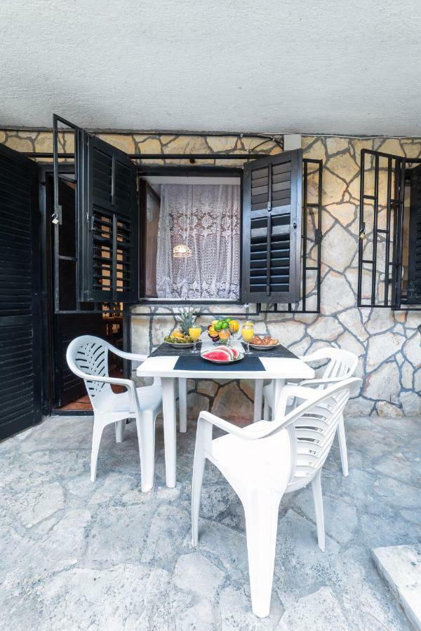Apartments The Heart Of Croatia Pirovac Exterior foto