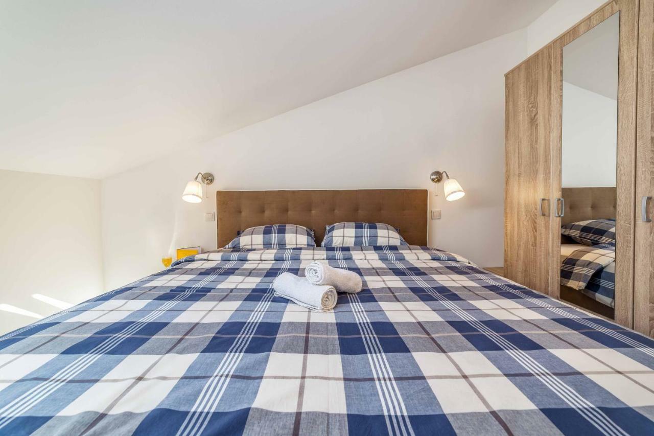Apartments The Heart Of Croatia Pirovac Exterior foto
